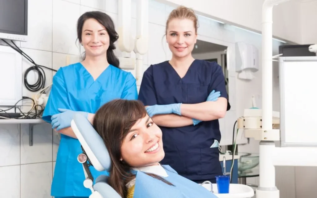 dentista donna e paziente