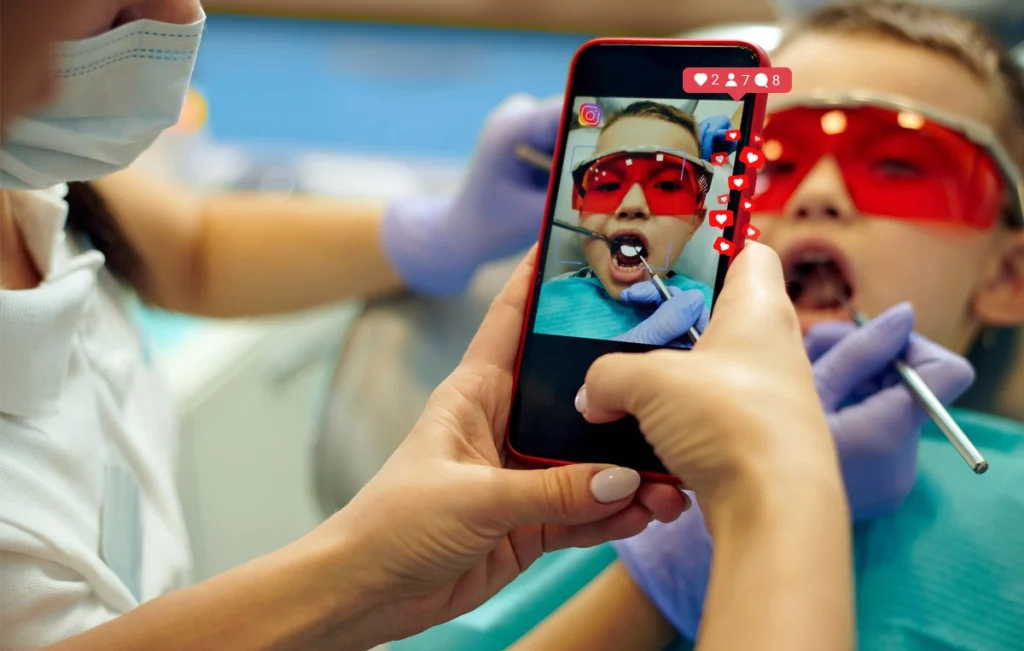 paziente durante intervento dentistico
